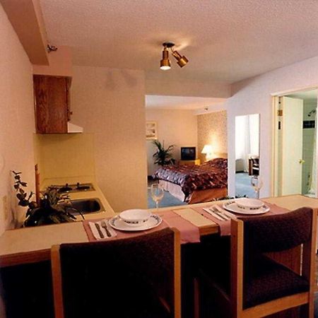 Executive Inn Express Vancouver Airport 리치먼드 객실 사진